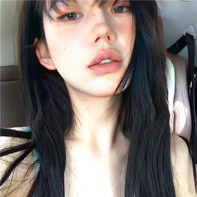 三个摩登女性