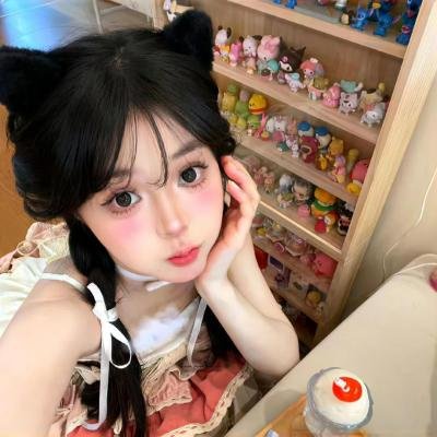 年轻女人